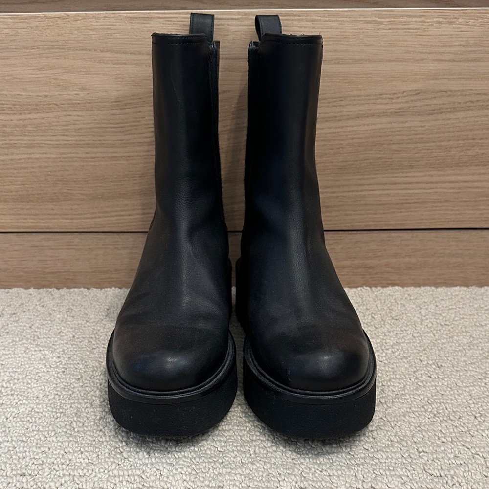 Vince Brinton boot size 8